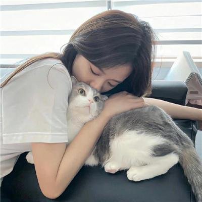 女管家